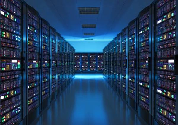CentOS vs. Ubuntu: Choosing the Best Linux Server Distribution